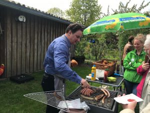 Oliver Glodzei am Grill